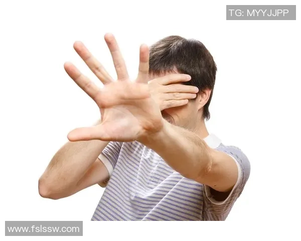 足球明星害羞瞬间大揭秘可爱表情尽在其中的精彩图片合集 足球明星害羞瞬间大揭秘可爱表情尽在其中的精彩图片合集